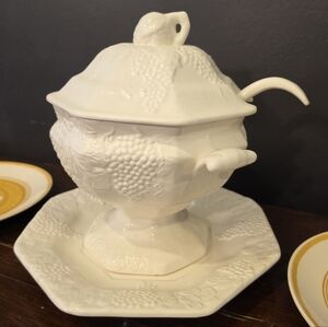 Vintage Cream California Pottery Grapevine Soup Tureen w/Ladle Plate 12" H EUC